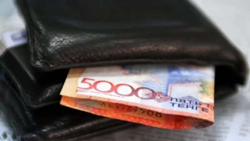 В Актобе за финансовые нарушения уволен глава районной инспекции