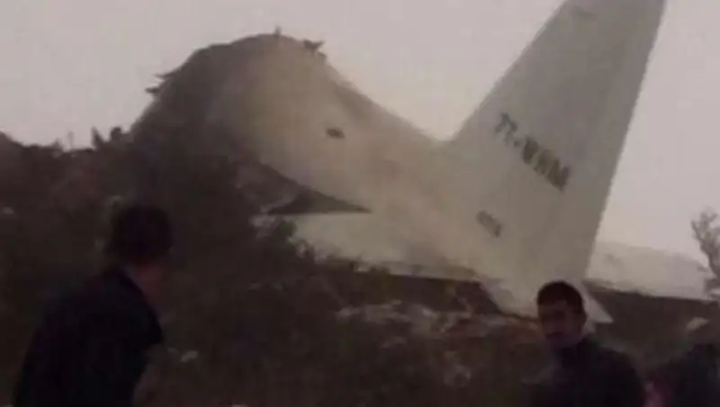 Власти Алжира подтвердили гибель 181 человека в авиакатастрофе