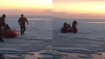 Рыбаков на отколовшейся льдине спасли в Восточном Казахстане