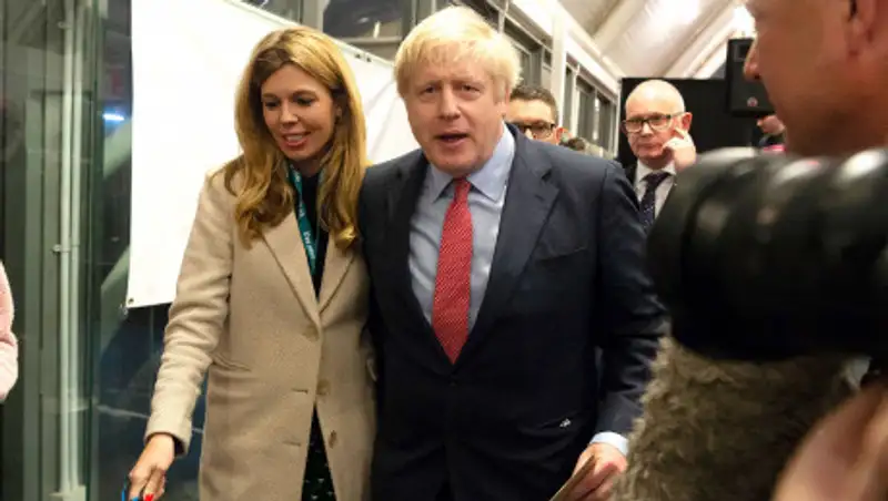 Борис Джонсон объявил о помолвке с беременной подругой