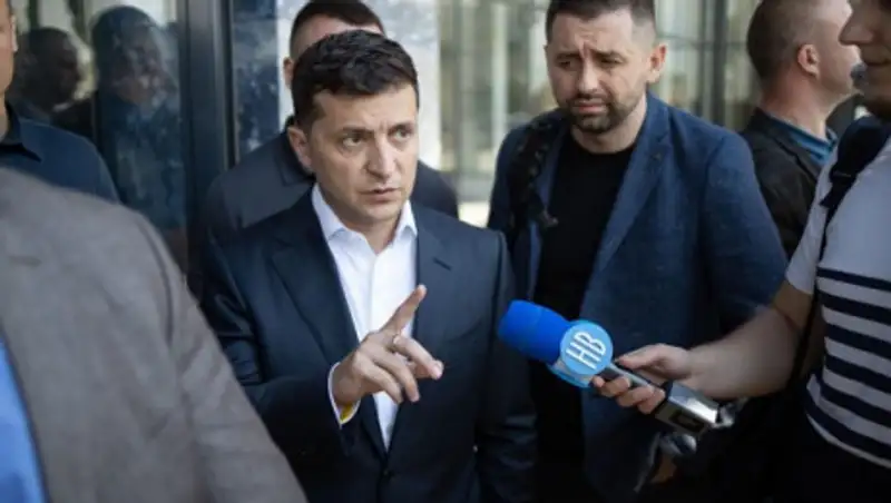 Зеленский позвонил Путину наперекор союзникам