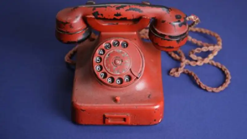 Красный телефон Гитлера продали за 243 тысячи долларов