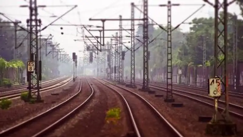 Поезд насмерть сбил мужчин, поминавших сбитого поездом брата