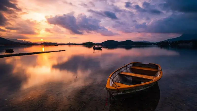 Небольшая лодка с 280 мигрантами приплыла из Африки на Канарские острова