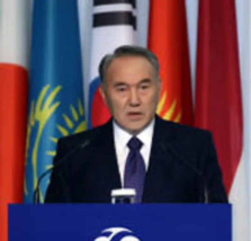 Президент Республики Казахстан, Председатель Президиума Всемирной ассоциации казахов Нурсултан Назарбаев принял участие в торжественном открытии четвертого Всемирного Курултая казахов, который проходит в столице Казахстана Астане. , фото - Новости Zakon.kz от 26.05.2011 15:11