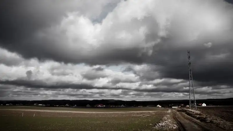 В нескольких регионах Казахстана объявили штормовое предупреждение