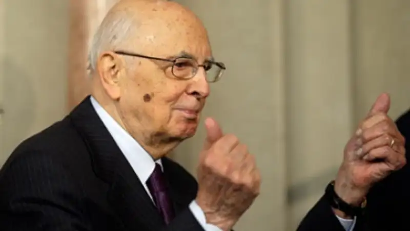 Президент Италии ушел в отставку