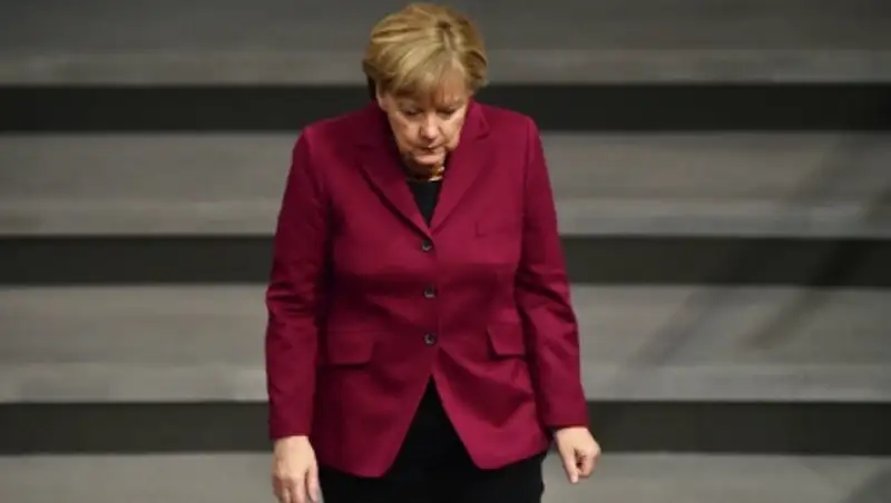 СМИ: мужчину, угрожавшего напасть на Меркель, задержали в Берлине