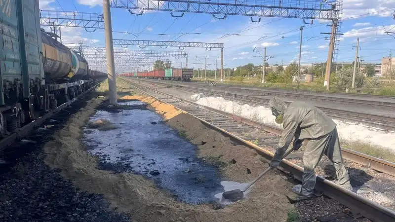 Спасатели рассказали, как устраняют аварию с серной кислотой в Экибастузе