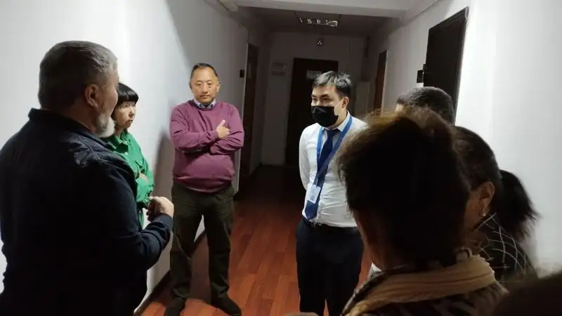 Гибель 4-летней девочки во время январских беспорядков в Алматы: отца не пустили в зал суда