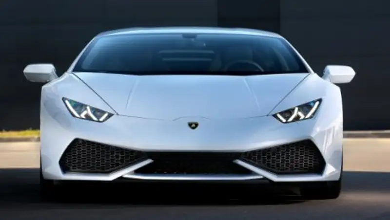 Lamborghini Huracan получил лицензию такси в Великобритании