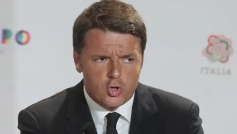 Лидеры ЕС не достойны называться европейцами, считает премьер Италии