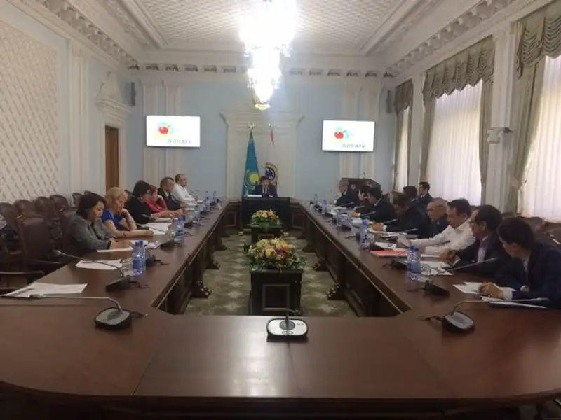 В Алматы обсудили проблемы в лифтовой отрасли В Алматы обсудили проблемы в лифтовой отрасли, фото - Новости Zakon.kz от 28.04.2018 18:37