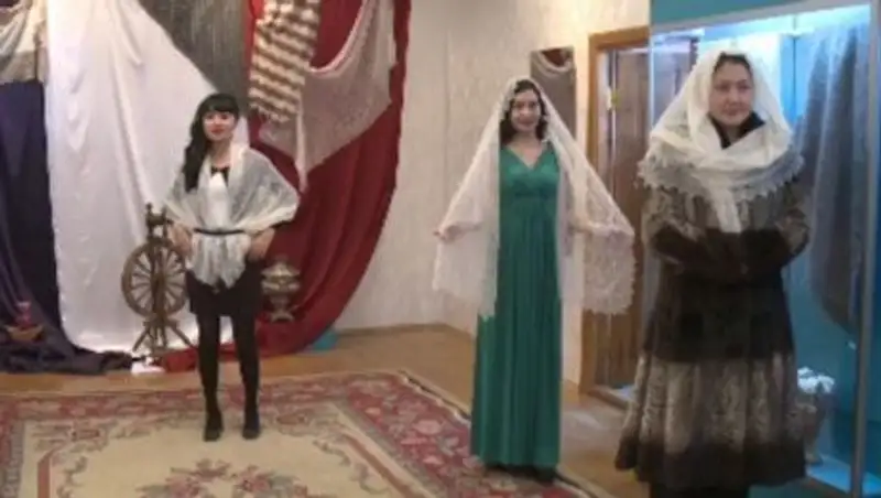 В Актобе открылась выставка знаменитых оренбургских пуховых платков