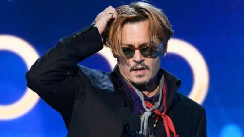 Джонни Депп оскандалился, выйдя пьяным на вручение кинопремий Голливуда