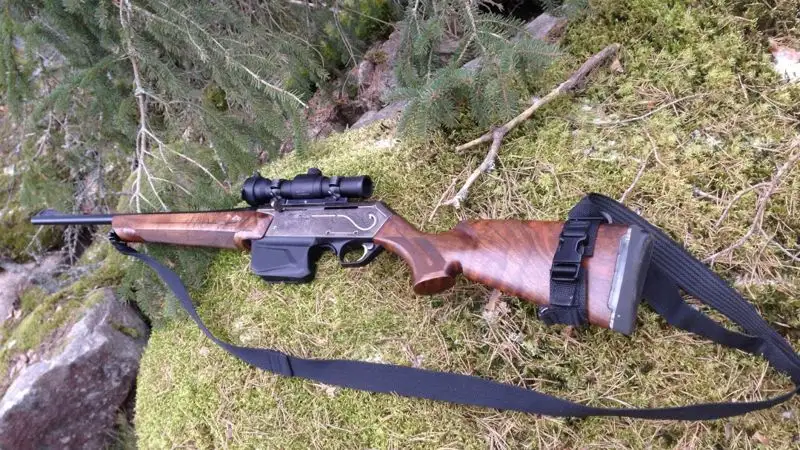 Крупный тайник с оружием нашли полицейские в Жамбылской области