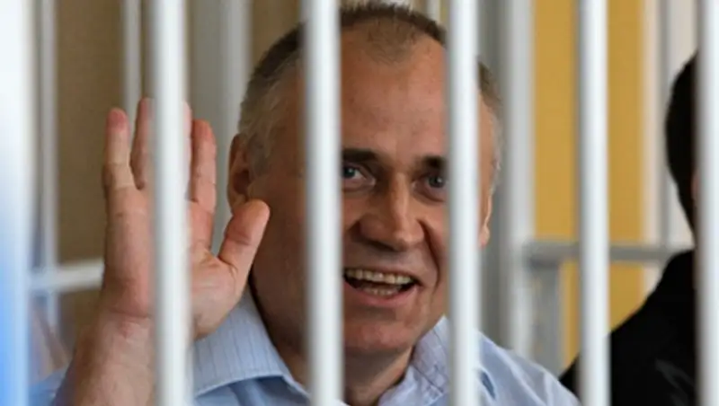 Бывшего кандидата в президенты Белоруссии отправили в тюрьму