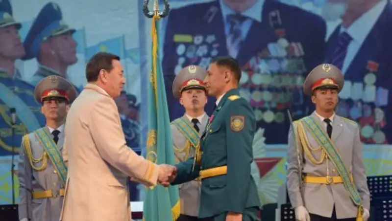 Касымов вручил спасателям награды