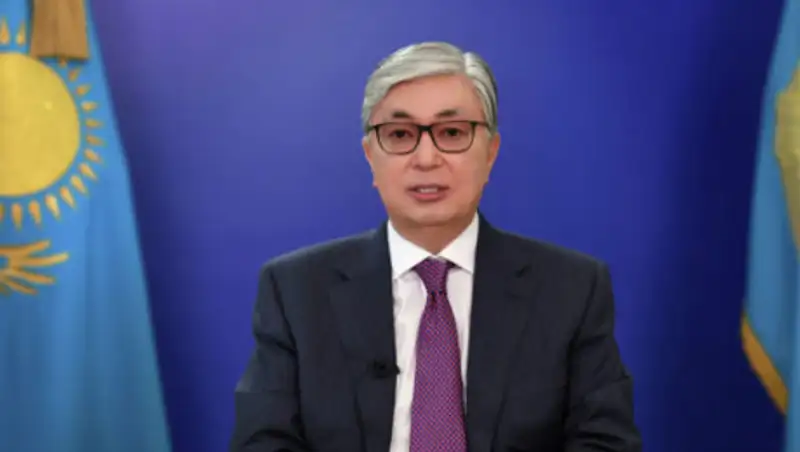 Токаев поговорил c Жээнбековым