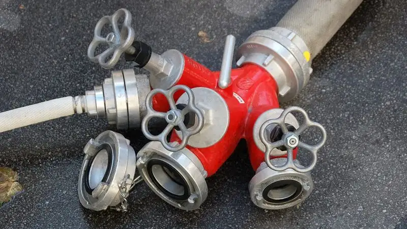 Более 300 кубометров воды откачали с улиц Шымкента после сильного ливня