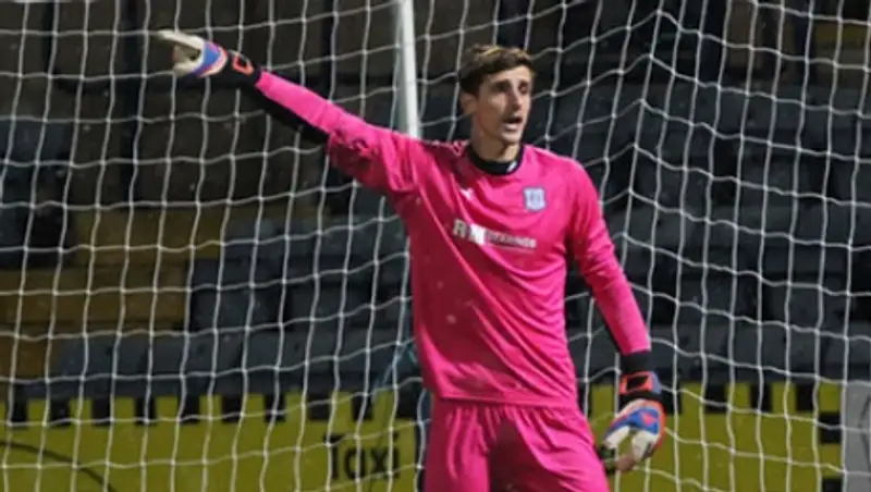 Шотландский клуб выгнал вратаря за шесть пропущенных мячей в дерби