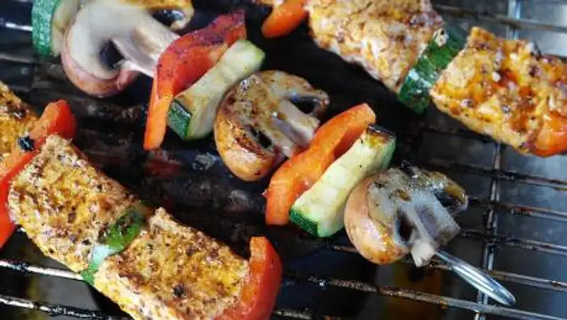 Диетолог объяснила опасность отказа от мяса