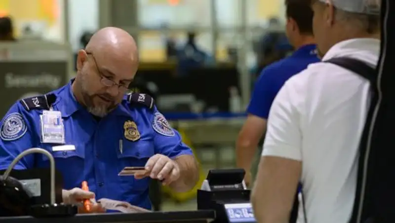 СМИ: таможня США хочет проверять аккаунты въезжающих в соцсетях