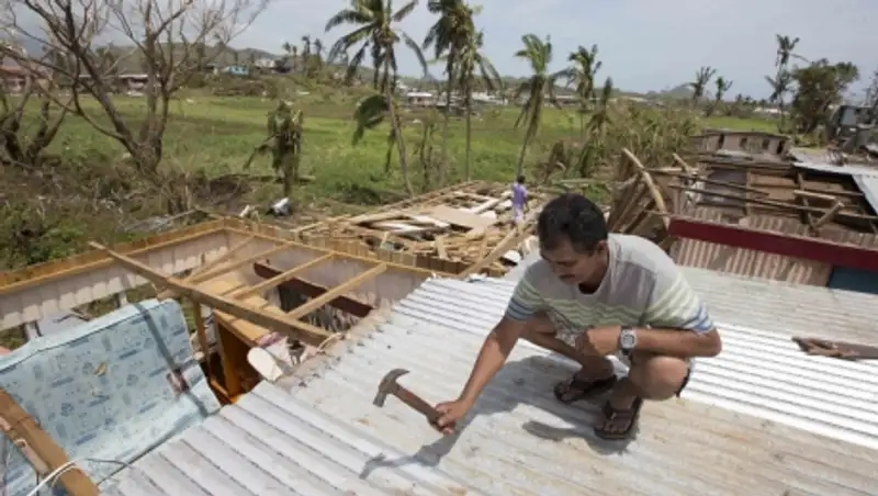 Каждый двадцатый житель Фиджи лишился крова после удара тропического циклона "Уинстон"