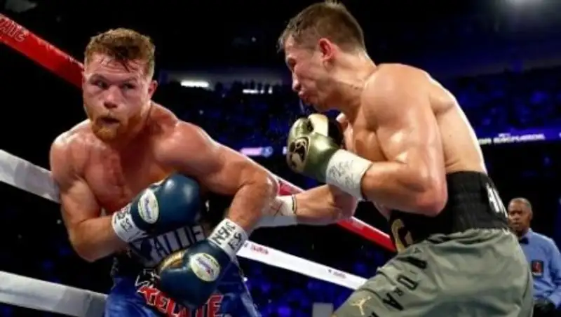 Как "Канело" избежать нокаута в бое с Головкиным