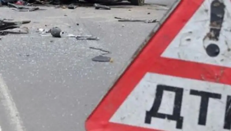 Отец с дочерью пострадали в Атырау из-за нетрезвого водителя