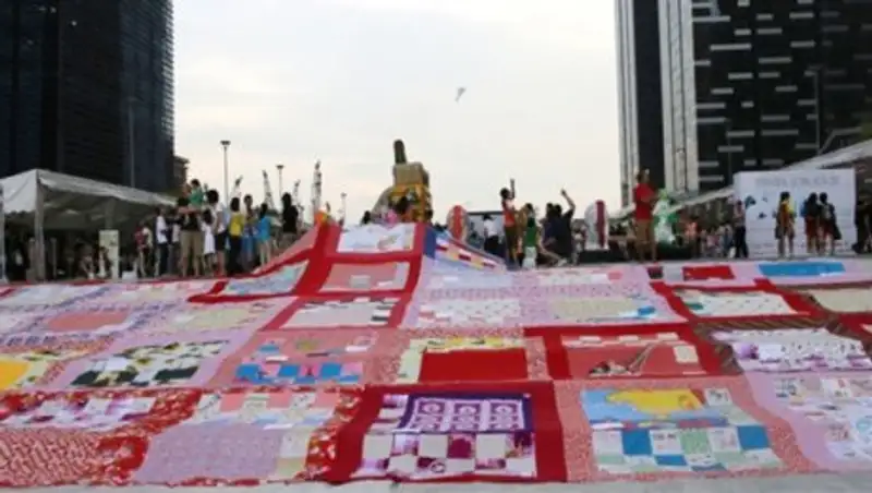 В Алматы сошьют самое длинное лоскутное одеяло