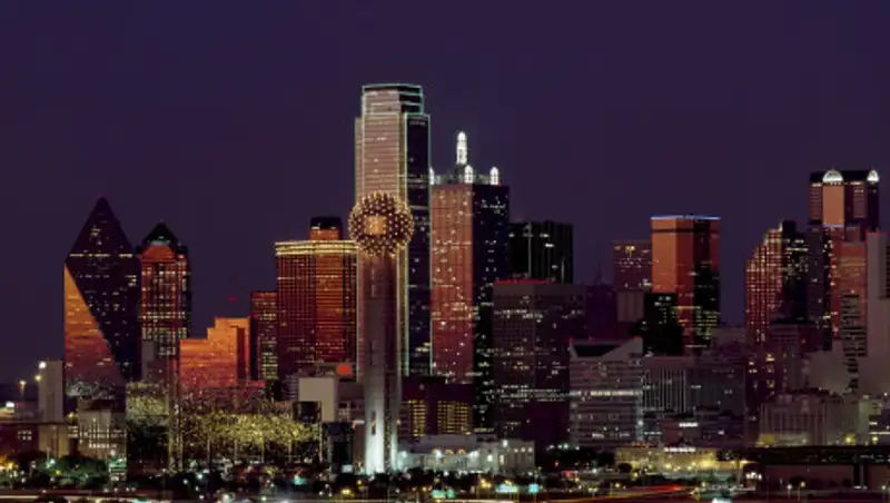 В США башенный кран упал на многоэтажный жилой комплекс