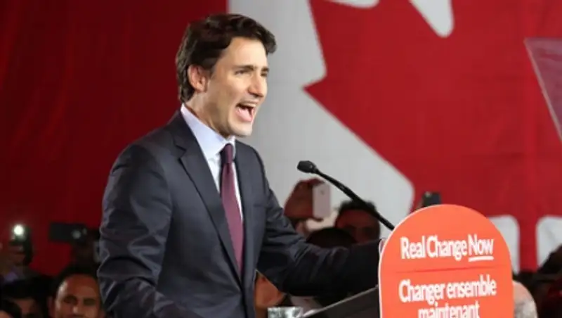 Канадский премьер заставил Елизавету II почувствовать себя старой