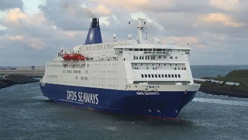 У берегов Великобритании загорелся паром