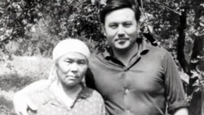 В Казахстане назвали село именем матери Назарбаева