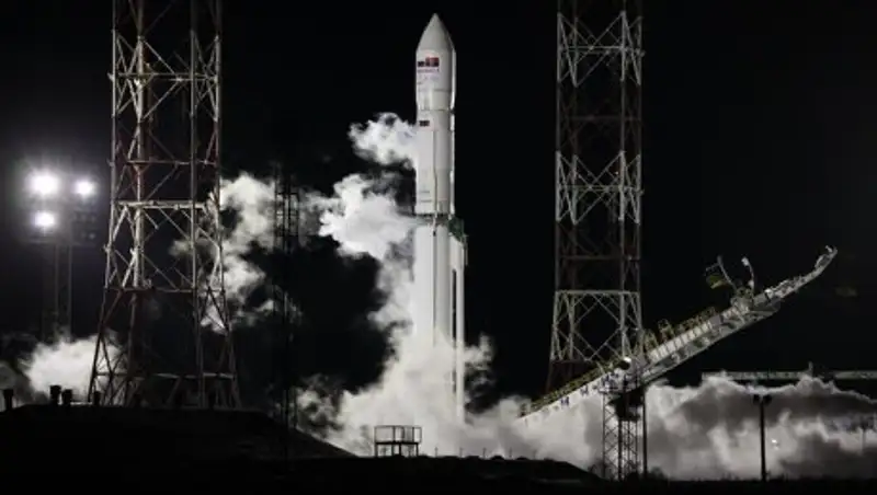 Запущенный с Байконура ангольский спутник наконец вышел на связь