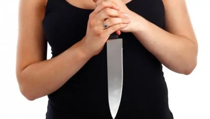 В Экибастузе пьяная женщина нанесла ножевое ранение своей подруге