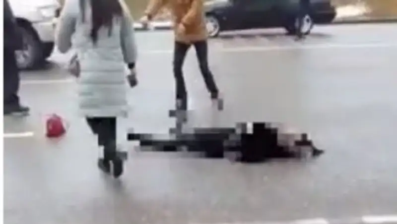 Девушка сбросилась с моста в Алматы