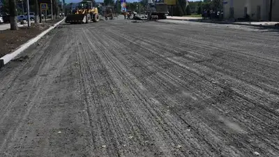 Десятки дефектов нашли специалисты при строительстве трассы в Атырауской области 