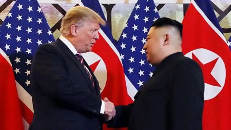 СМИ сообщили о "приятной беседе" Ким Чен Ына и Трампа