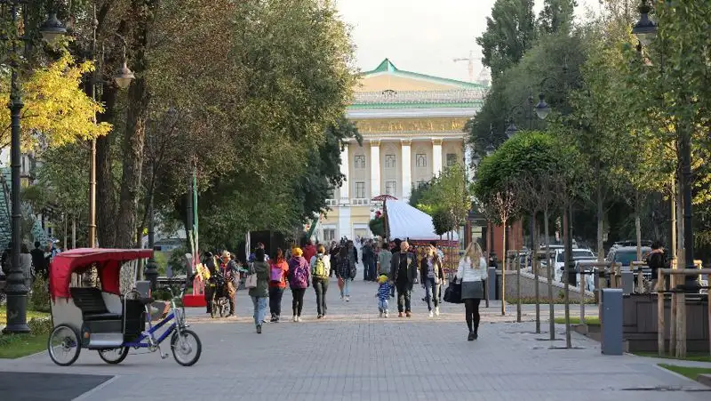 ДЧС призывает алматинцев воздержаться от прогулок во избежание солнечных ударов