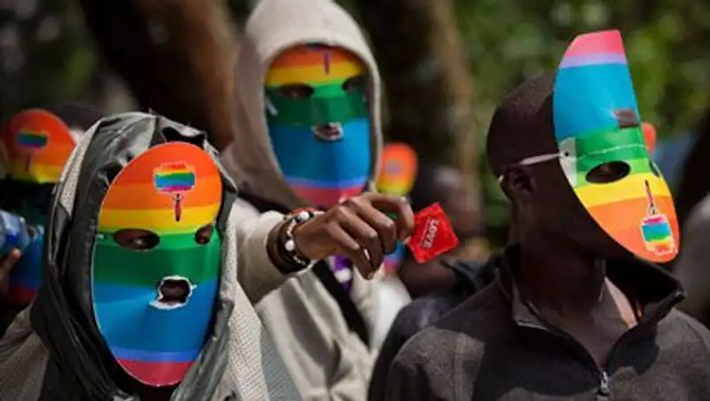 Президент Уганды распорядился сажать пожизненно гомосексуалов-рецидивистов