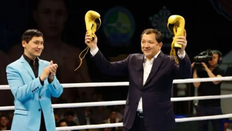 Перчатки боксера Astana Arlans были проданы за 3 миллиона 700 тысяч тенге