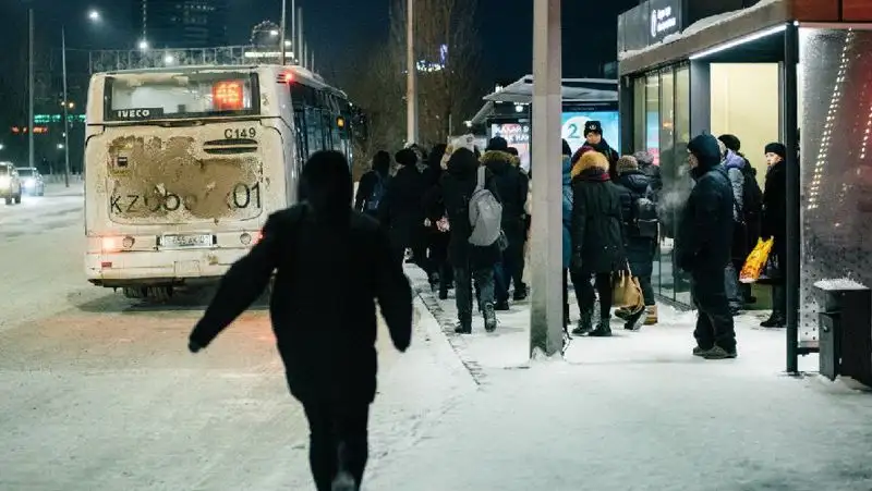 Общественный транспорт в столице перевозит пассажиров бесплатно