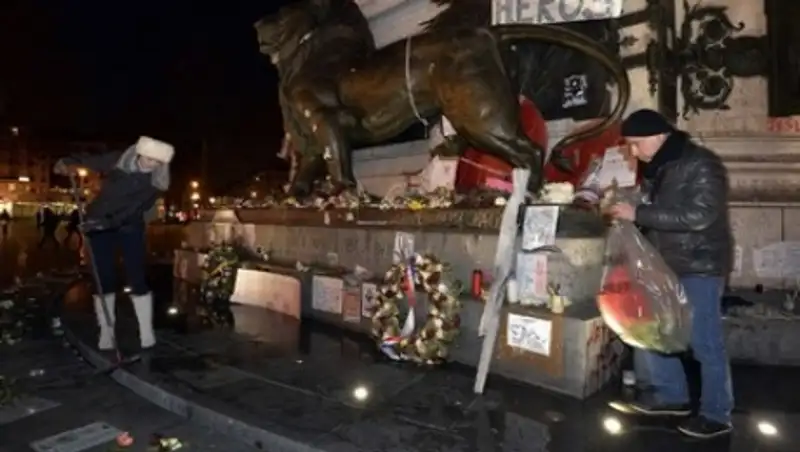 Вандалы осквернили мемориал в память о жертвах теракта в Париже