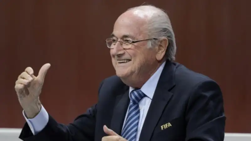 Блаттер может остаться во главе ФИФА
