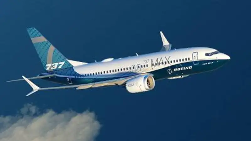 Пилоты самолета, упавшего в океан, спасены