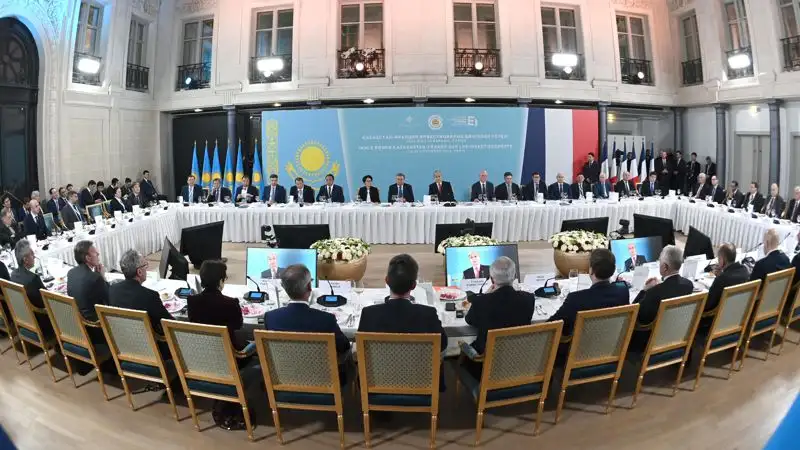 Председатель правления АО "НУХ "Байтерек" посетил Францию