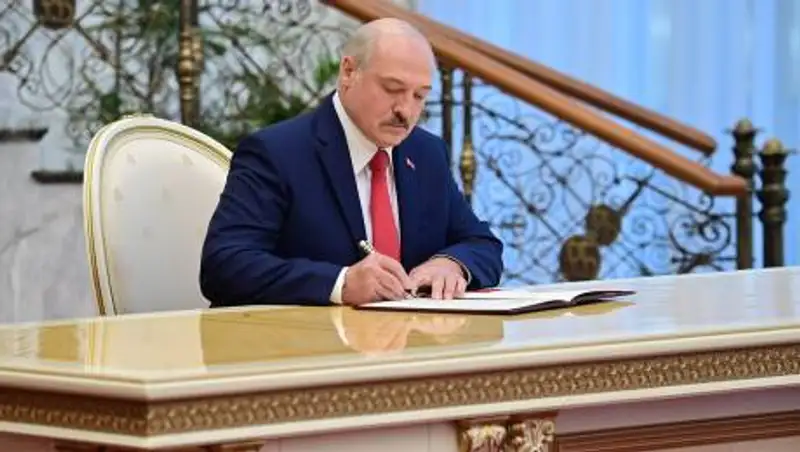 Лукашенко подписал декрет о передаче власти Совбезу в случае его гибели