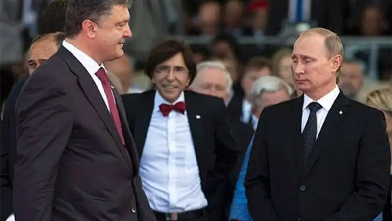 Путин и Порошенко обсудили по телефону урегулирование ситуации на юго-востоке Украины